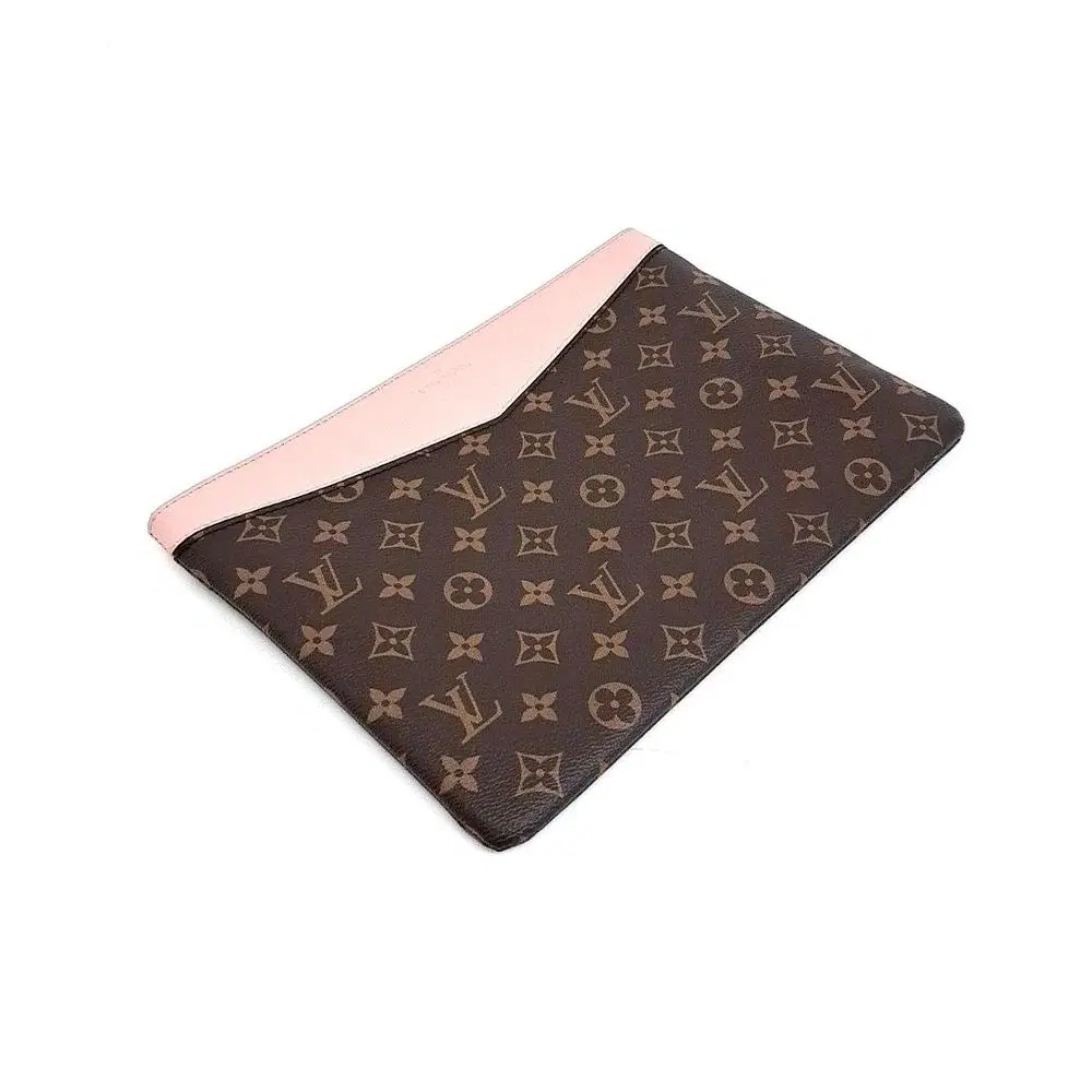 Louis Vuitton Daily Clutch