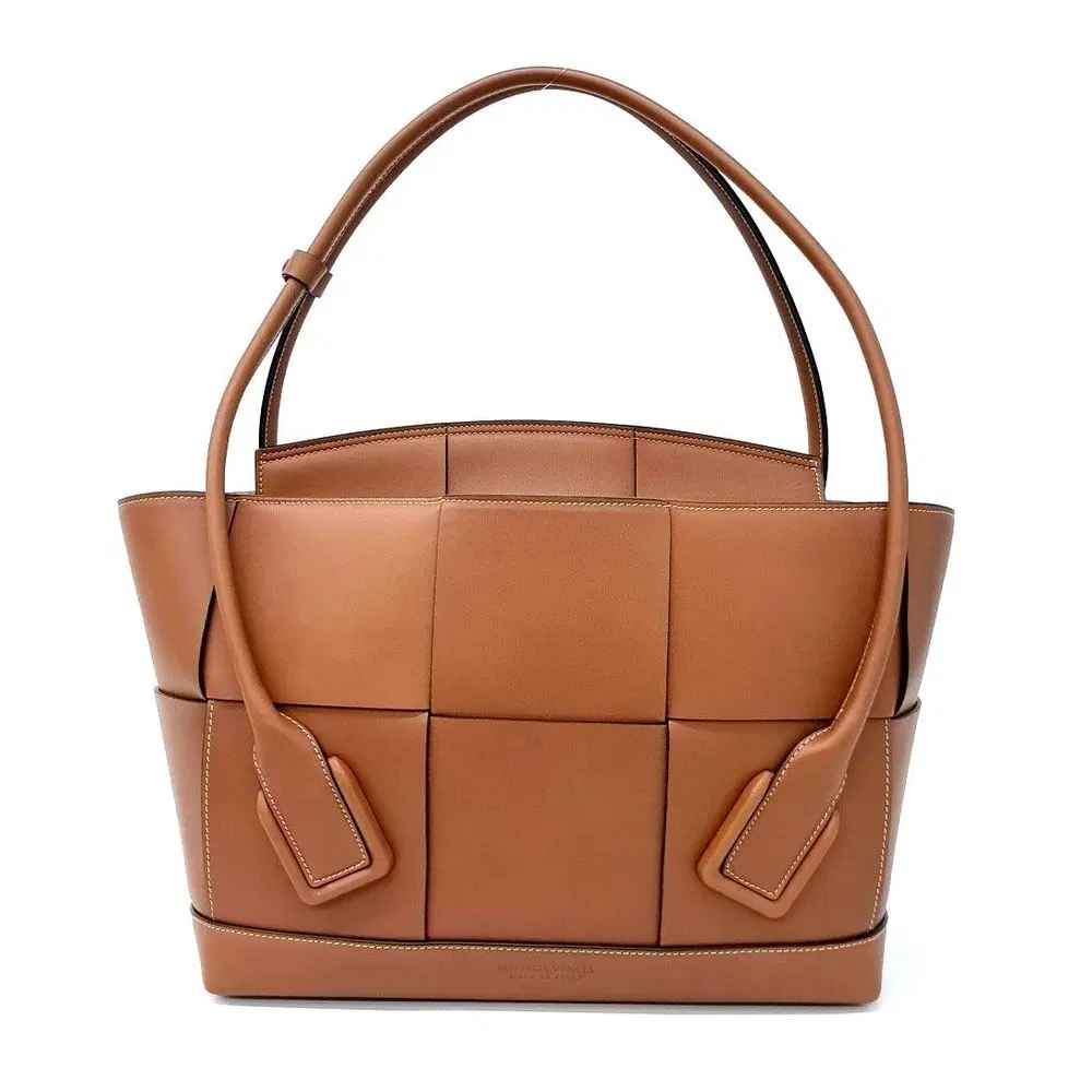 Bottega Veneta Arco Medium 