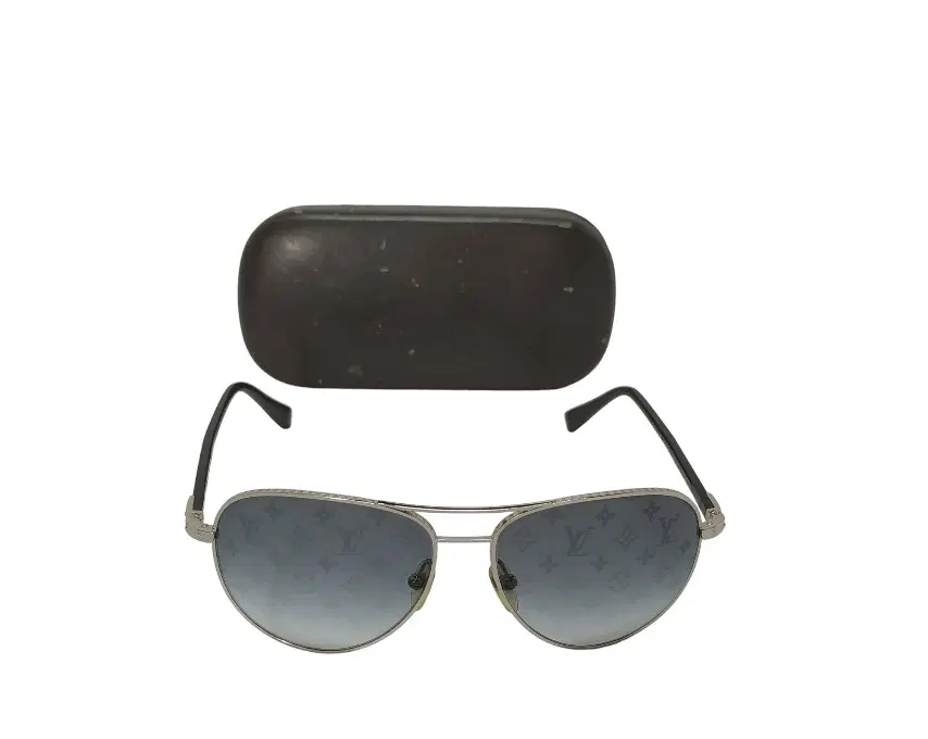 Louis Vuitton Monogram Conspiration Pilote Sunglasses