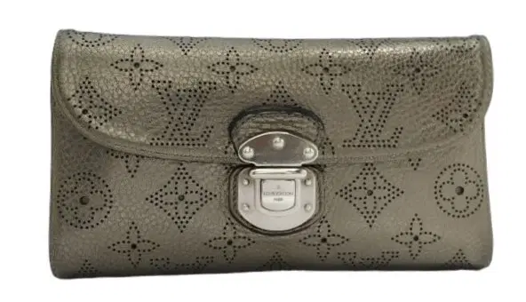 Louis Vuitton Portefeuille Amelia Monogram Mahina Wallet
