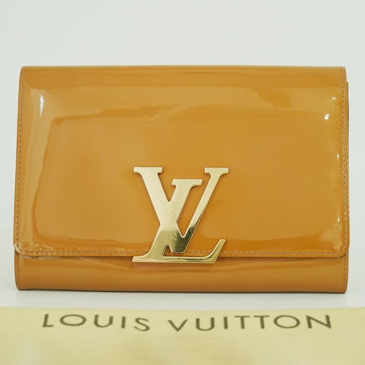 Louis Vuitton Louise Clutch In Patent Leather-Hover-Image