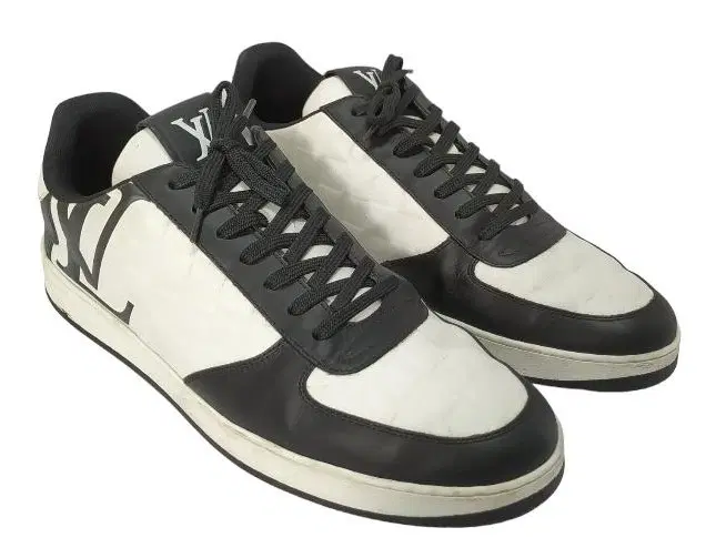 Size 10 - Louis Vuitton Rivoli Sneaker 'Black White'