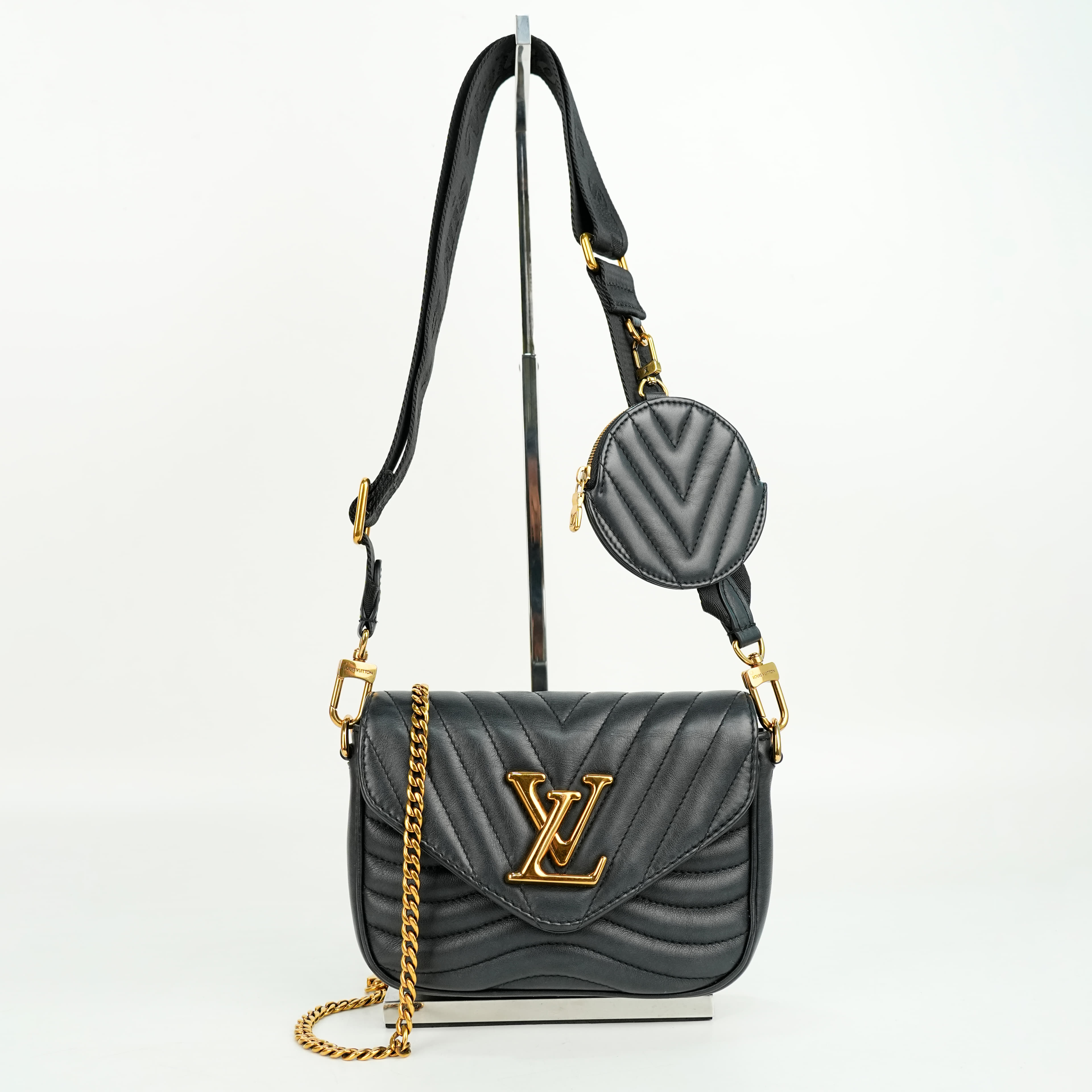 Louis Vuitton New Wave Multi-Pochette bag in black quilted calfskin leather