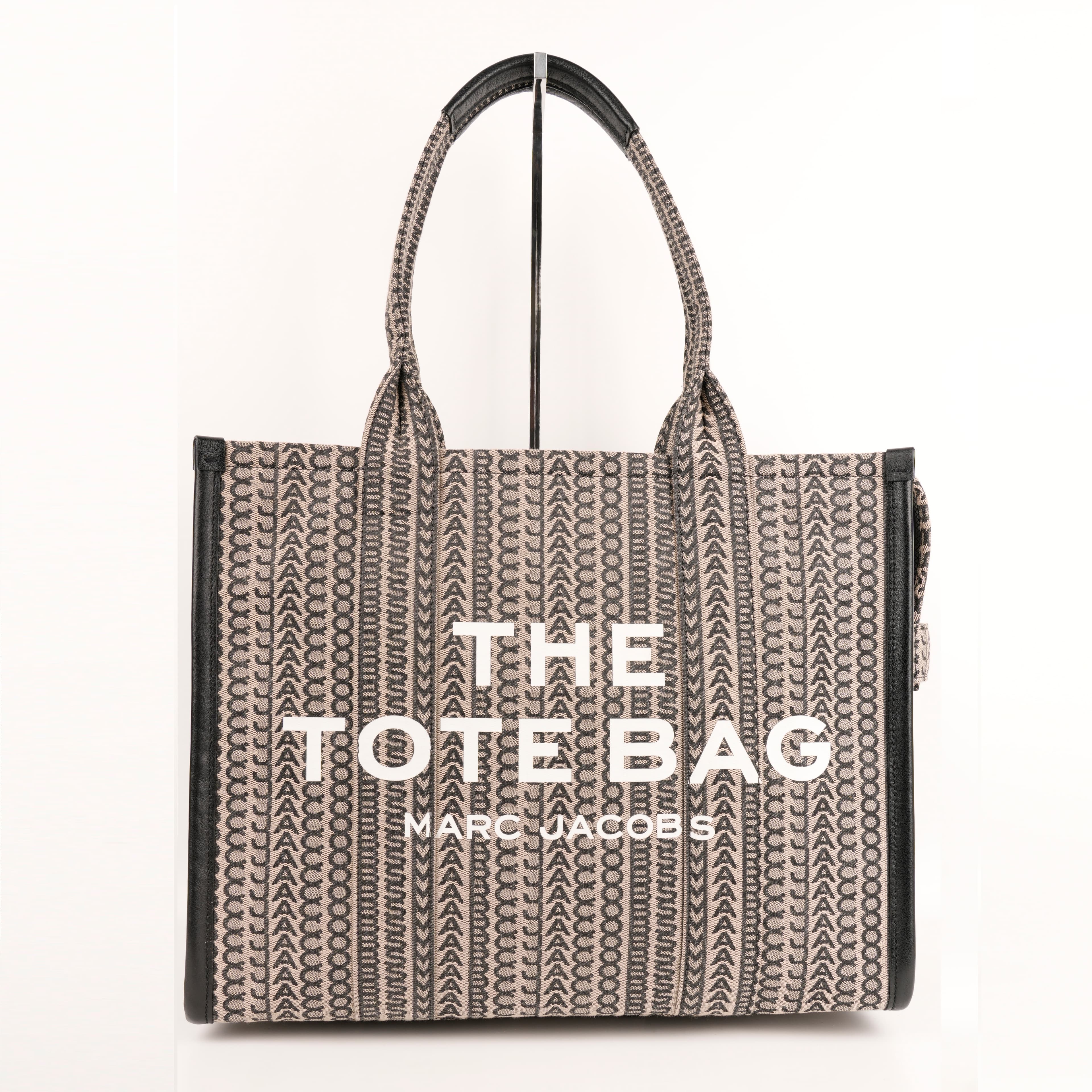 Marc Jacobs Large Tote In Beige