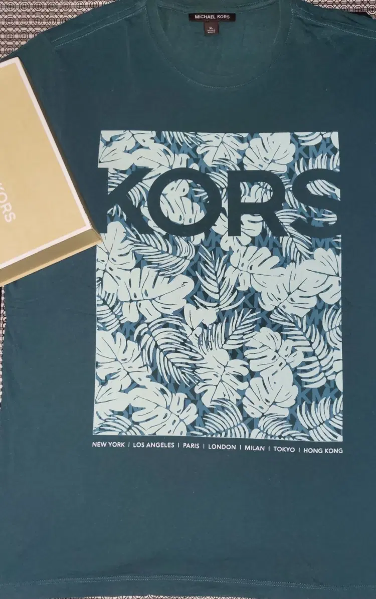 Michael Kors Extra Large Tshirt-Hover-Image