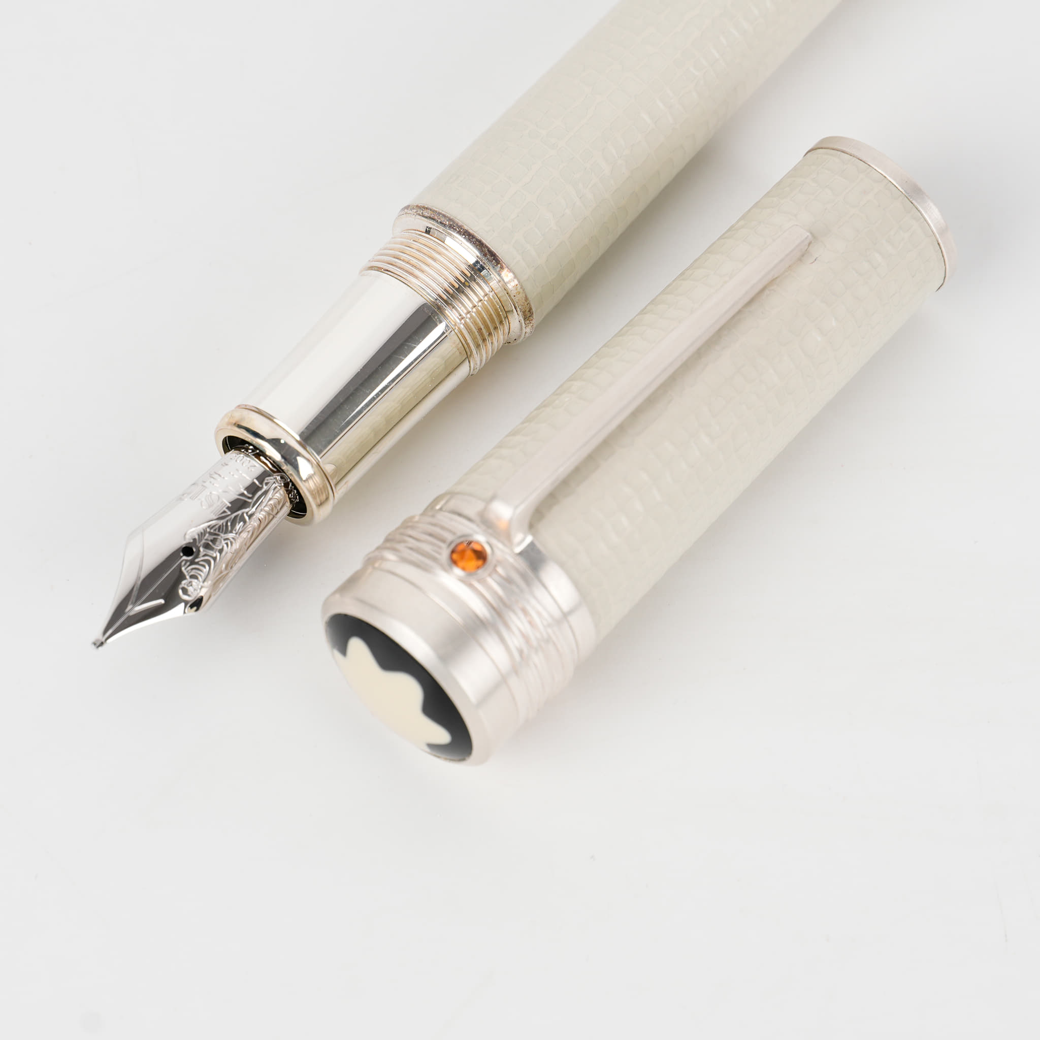 main-slider-image-1