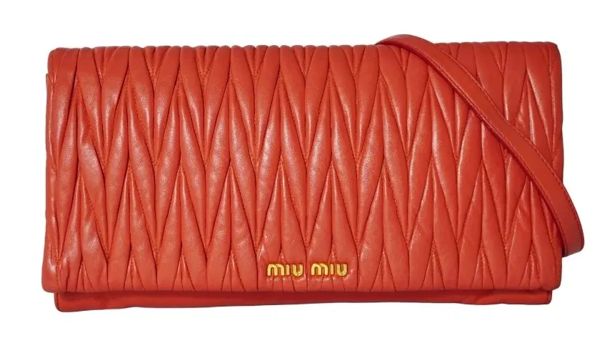 Miu Miu Matelasse Wallet In Red