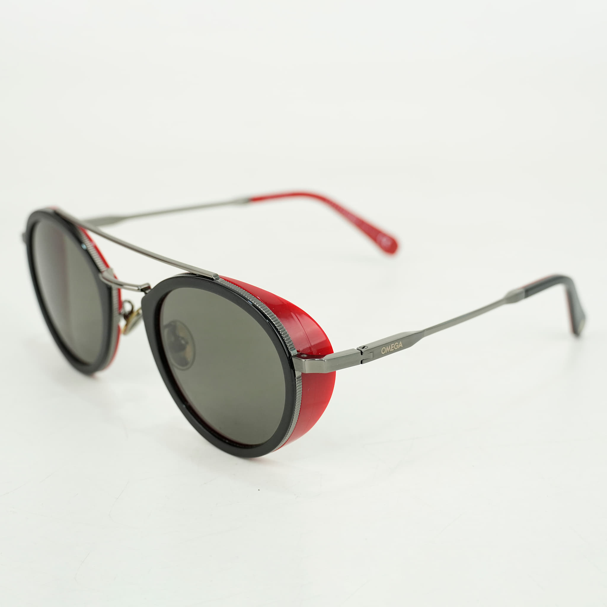 Omega Men Oval Blinkers Sunglasses