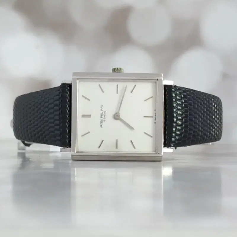 Patek Philippe Square 18K Gold