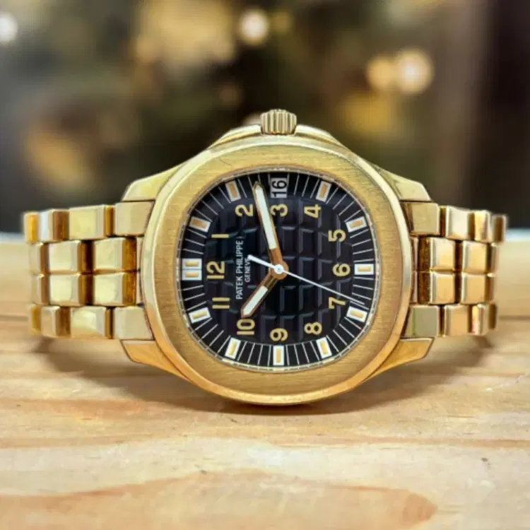 Patek Philippe Aquanaut 18k Yellow Gold Automatic-Hover-Image