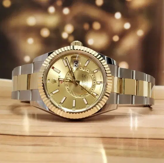 Rolex Sky-Dweller Champagne 42MM 326933 Complete Set-Hover-Image