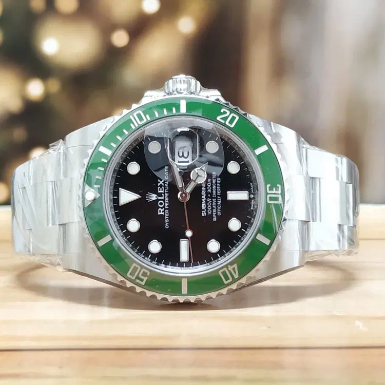 Rolex Submariner Date Oyster 41 MM Black Dial Full Set-Hover-Image