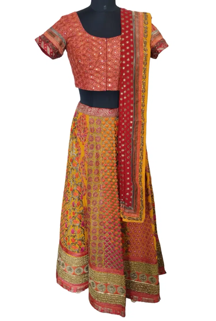 Sabyasachi Lehenga-Hover-Image