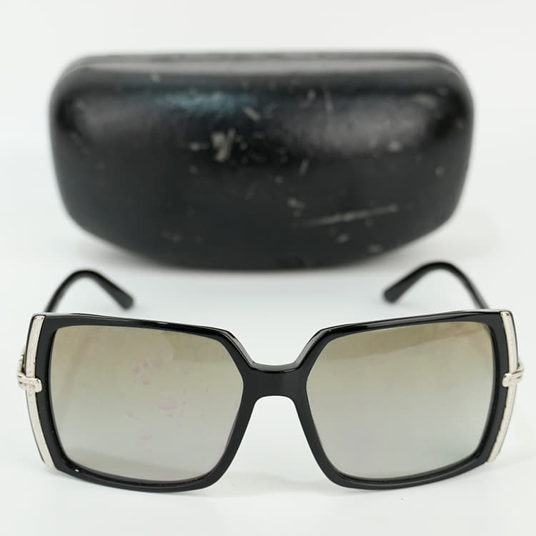 Salvatore Ferragamo 2196 Sunglasses-Hover-Image