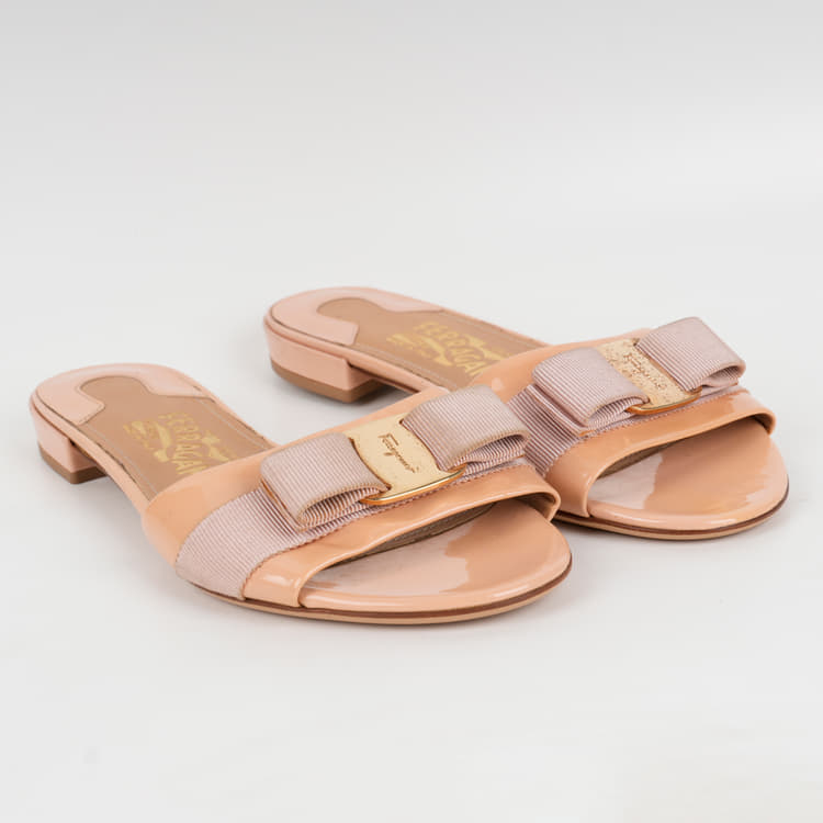 Size 10 - Salvatore Ferragamo Beige Patent Leather Vara Bow Slide Flats-Hover-Image