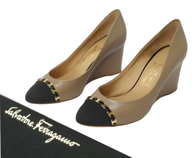 Size 8 - Salvatore Ferragamo Cap Toe Vara Chain Detail Leather Wedge Pumps-Hover-Image