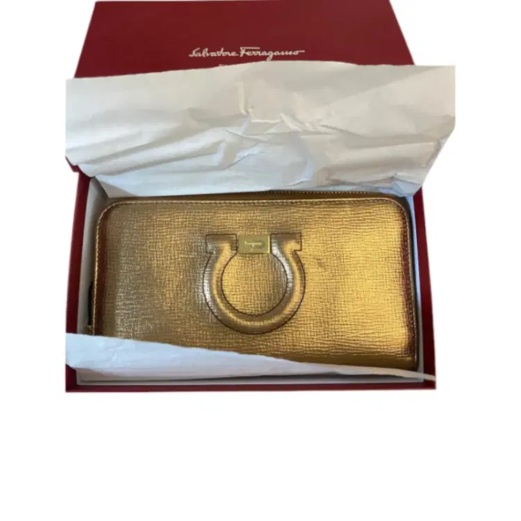 Salvatore Ferragamo Gancini Zip-around Wallet-Hover-Image