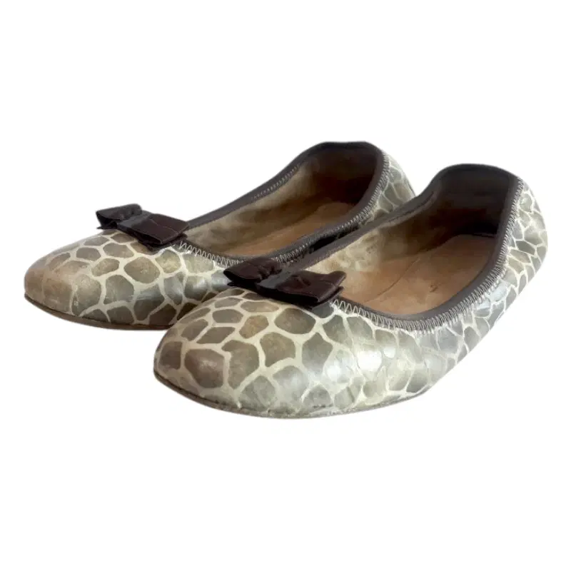 Salvatore Ferragamo Giraffe Ballet