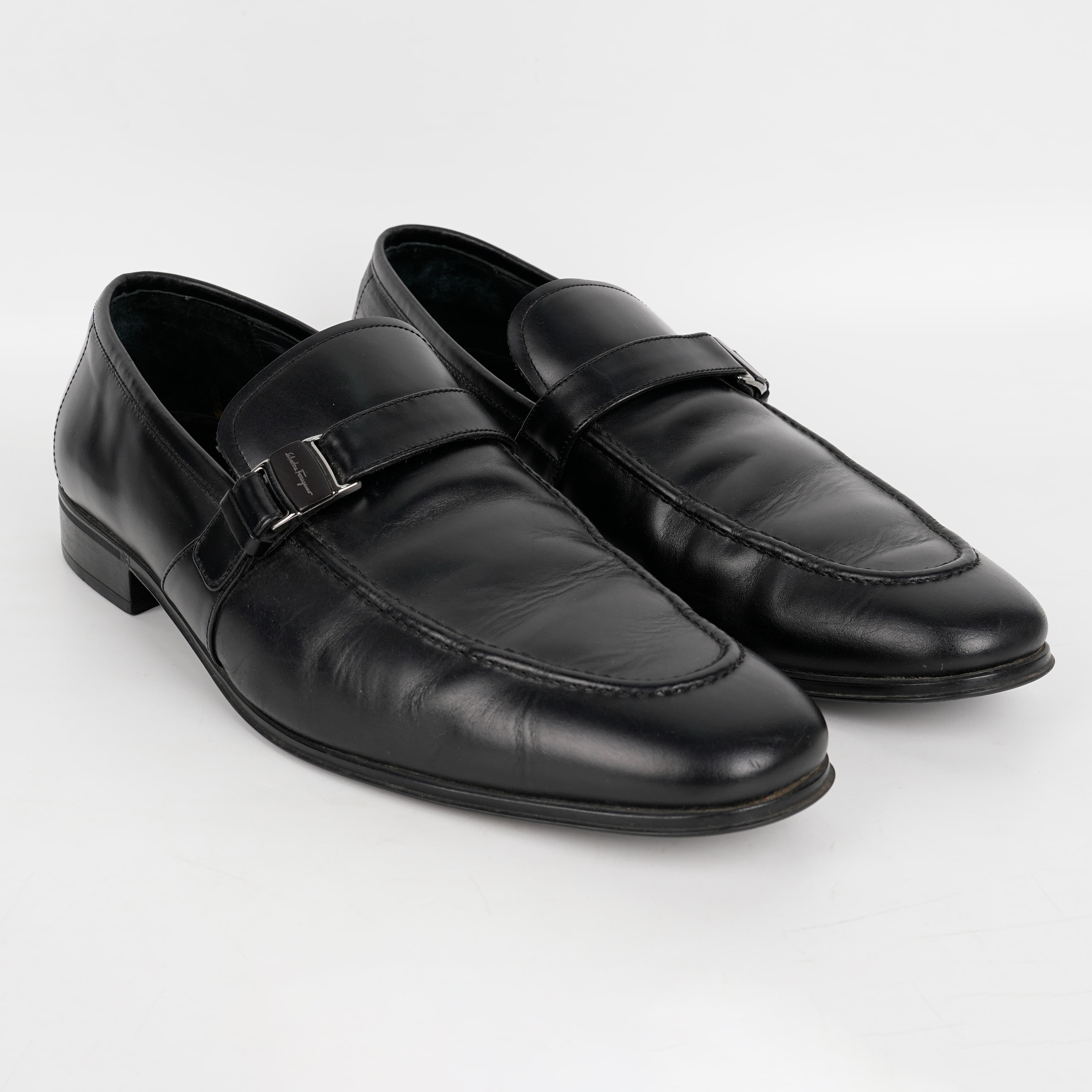 US 9 - Salvatore Ferragamo Mattia Loafers in Black Polished Leather