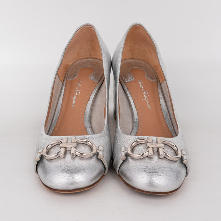 Size 8C - Salvatore Ferragamo Garda Silver Leather Pumps-Hover-Image