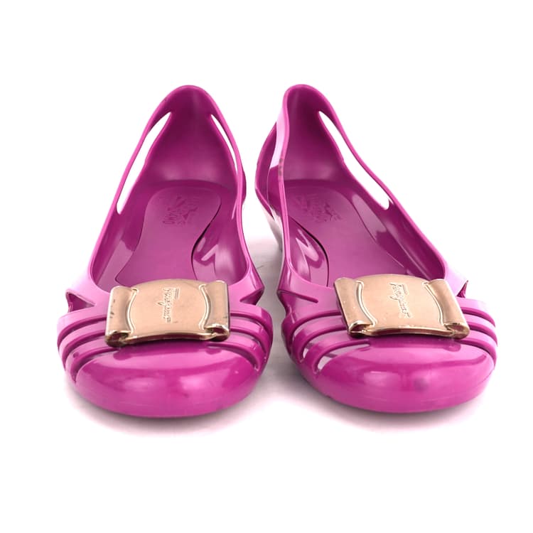 Size 10 - Salvatore Ferragamo Bermuda cutout jelly flats in Pink-Hover-Image