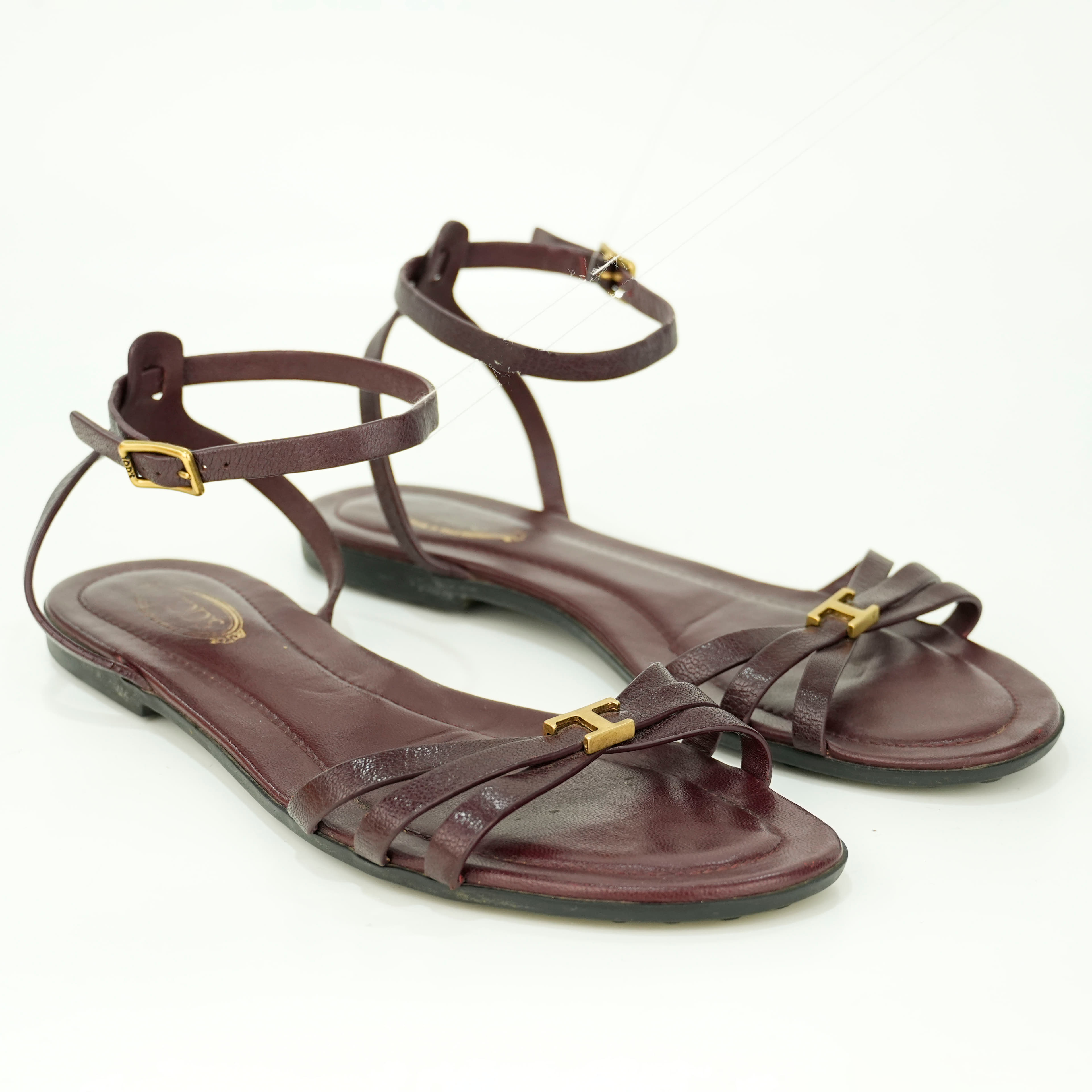 Size 39.5 - Tod's Burgundy leather flat sandals