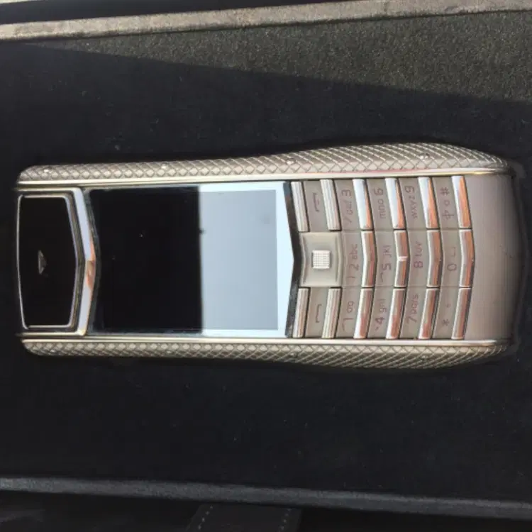 Vertu Ascent Ti Phone-Hover-Image