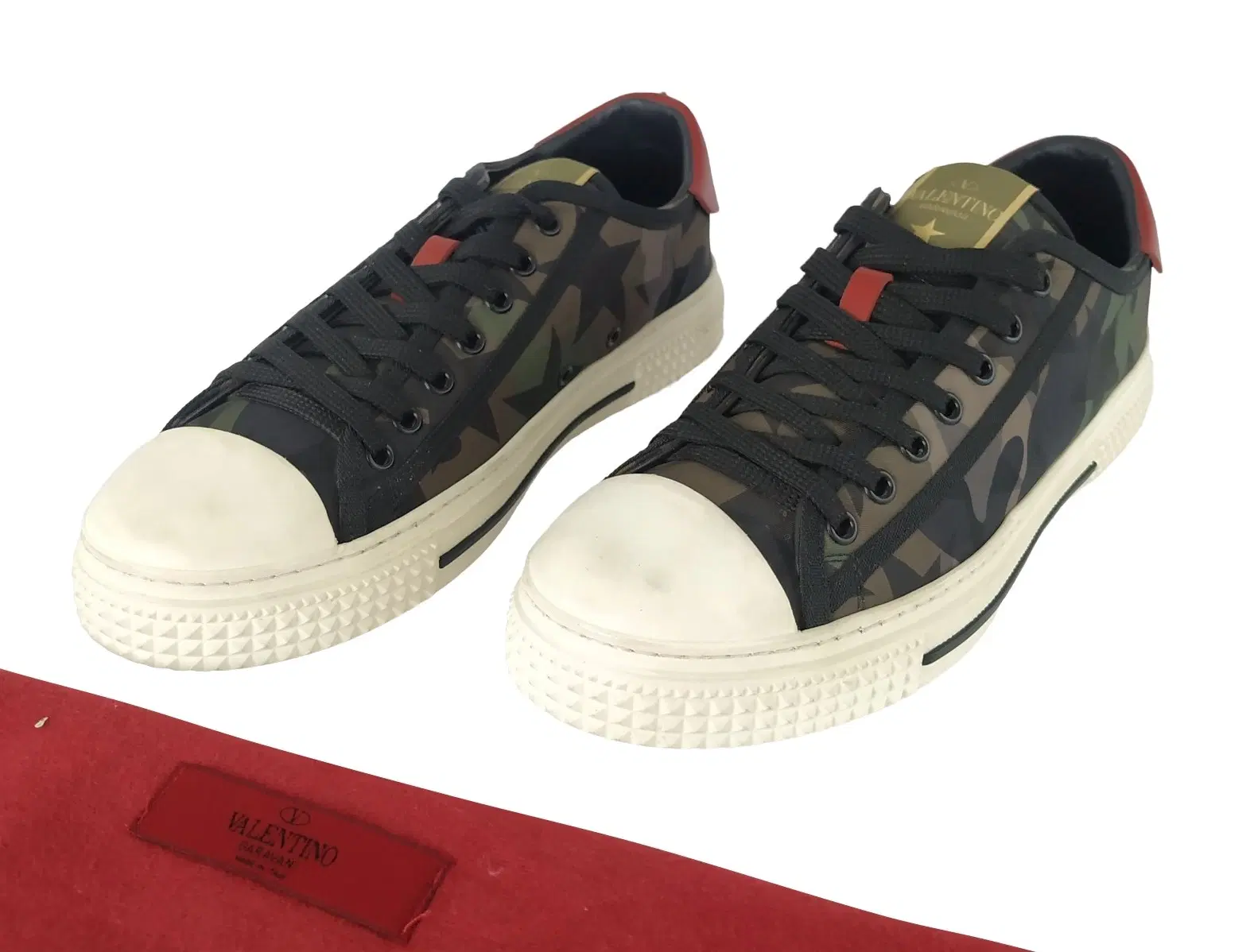 Size 40 - Valentino Garavani Camo & Star Low Top Sneakers