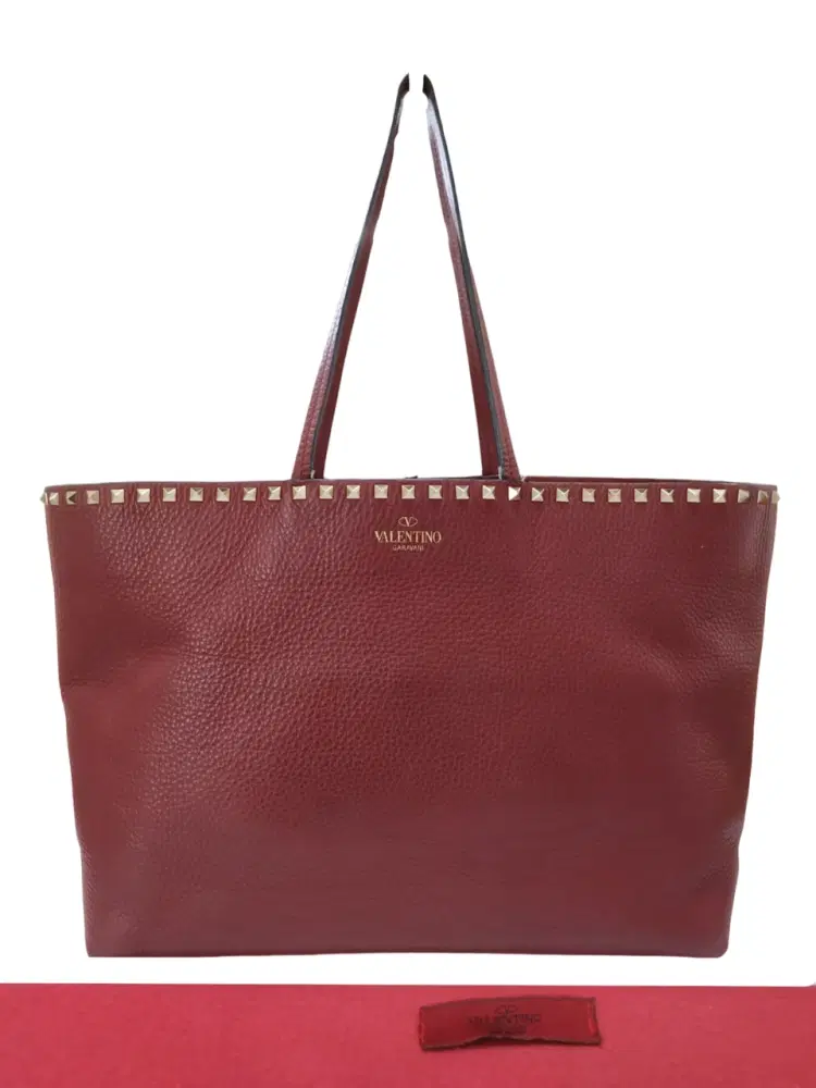 Valentino Garavani Grain Leather Rockstud shopping Tote-Hover-Image