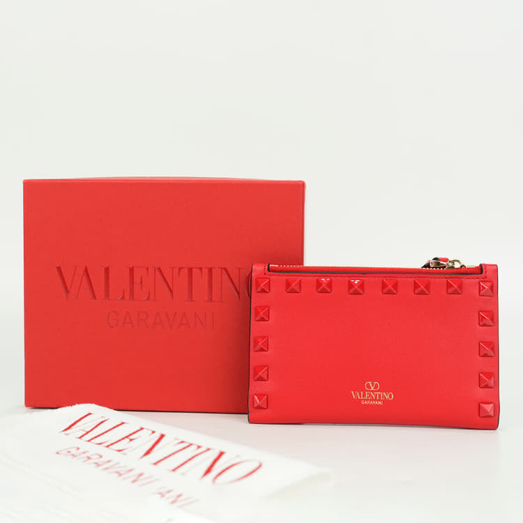 Valentino Garavani Rockstud Leather Card Holder With a Zipper-Hover-Image