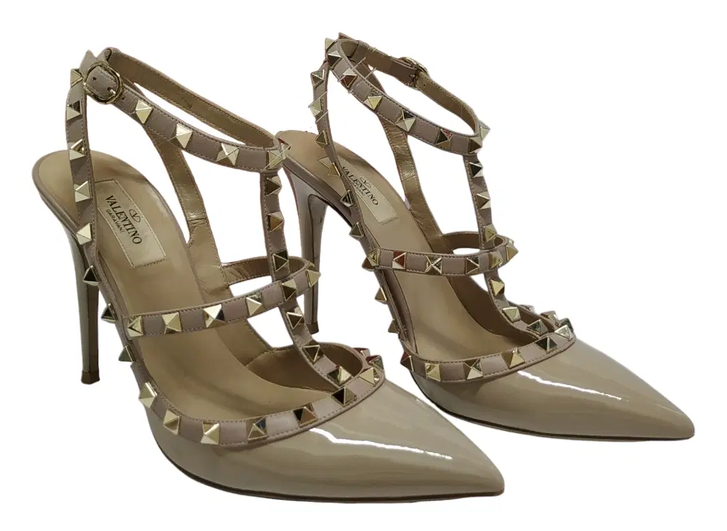 Size 39.5 - Valentino Garavani Rockstud Leather Pumps