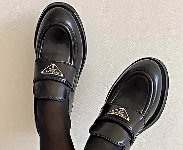 FOOTWEAR image