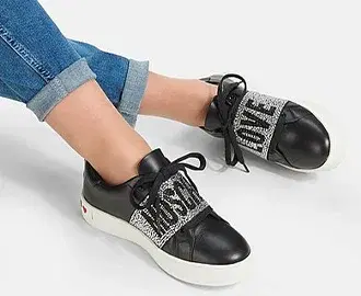 FOOTWEAR image